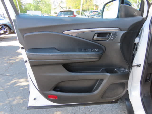 Certified 2024 Honda Passport EX-L image 14