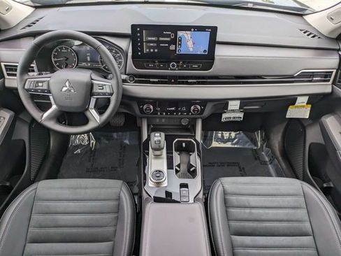 New 2026 Mitsubishi Outlander SE FWD image 15