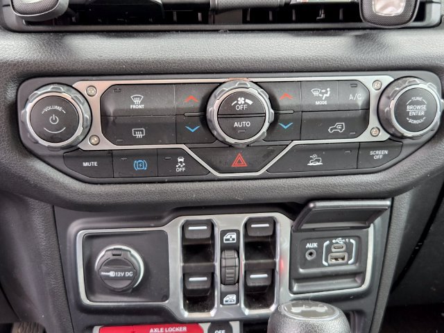 Used 2024 Jeep Wrangler Unlimited AWD/4WD image 10