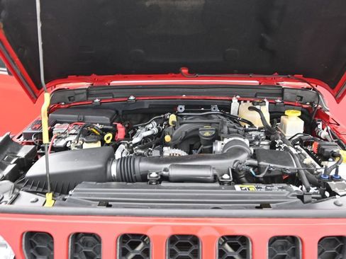 Used 2020 Jeep Gladiator Rubicon w/ Trailer Tow Package AWD/4WD image 5