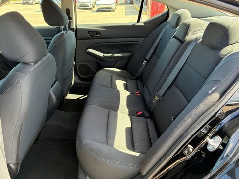 Used 2025 Nissan Altima 2.5 SV FWD image 19