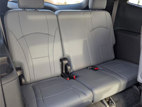 Used 2023 Buick Enclave Essence w/ Experience Buick Package image 12