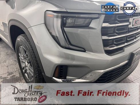 Used 2025 GMC Acadia Elevation image 9