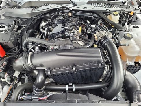 Used 2025 Ford Mustang Premium image 20