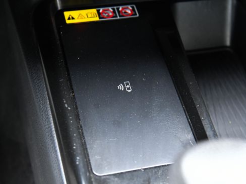 Used 2025 Toyota Camry LE image 27