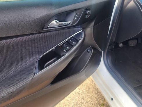 Used 2018 Chevrolet Cruze LS image 13