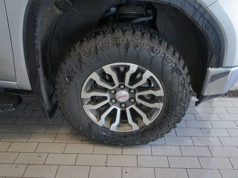 Used 2019 GMC Sierra 1500 SLE w/ SLE Value Package AWD/4WD image 17