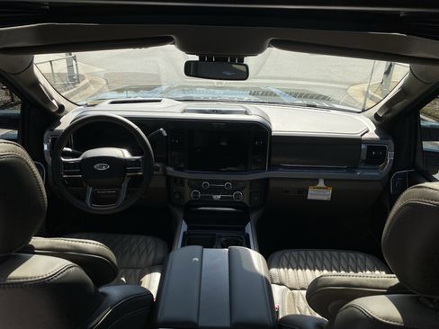 Used 2026 Ford F450 Platinum w/ Platinum Plus Package image 18