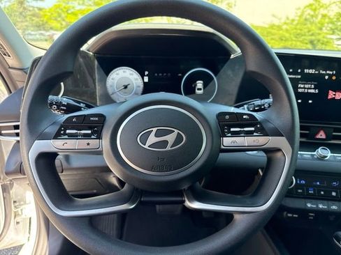 Certified 2024 Hyundai Elantra SEL FWD image 9