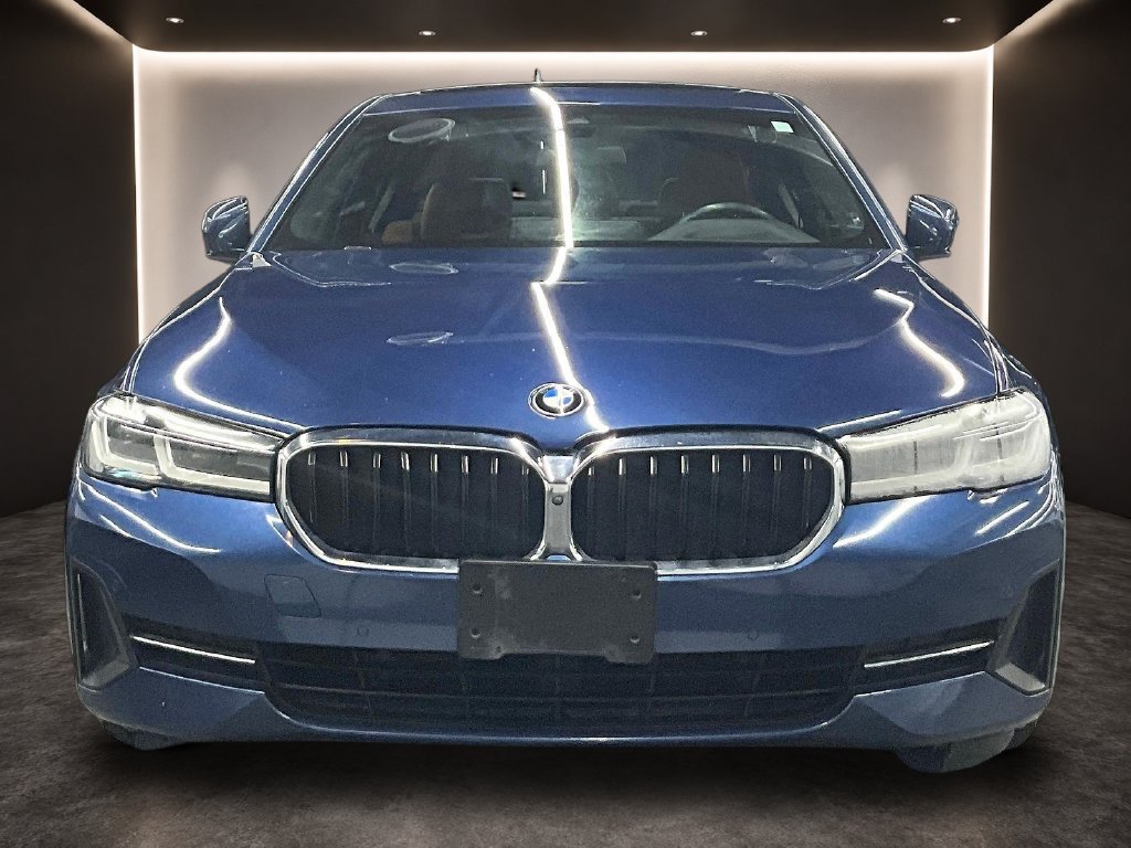 Used 2021 BMW 530i w/ Premium Package RWD image 2