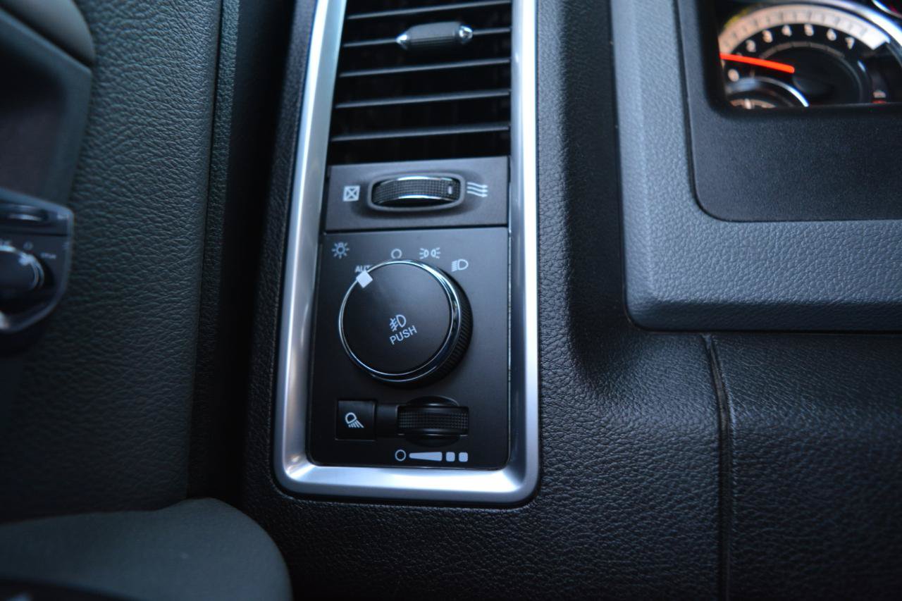 Used 2019 RAM 1500 Big Horn RWD image 29