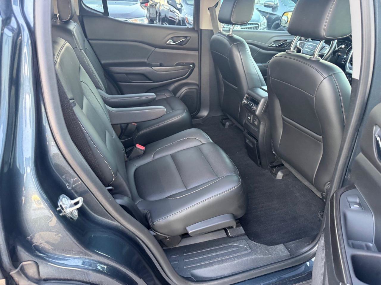 Used 2019 GMC Acadia SLT w/ Black Edition FWD image 12