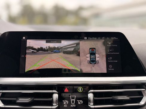 Used 2021 BMW 330i Sedan w/ Premium Package image 22