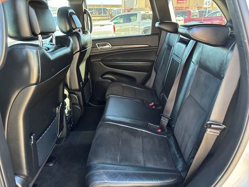 Used 2021 Jeep Grand Cherokee Laredo X image 26