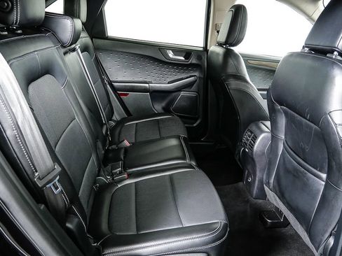 Used 2020 Ford Escape Titanium image 27