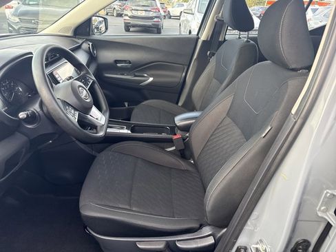 Used 2024 Nissan Kicks SV image 10