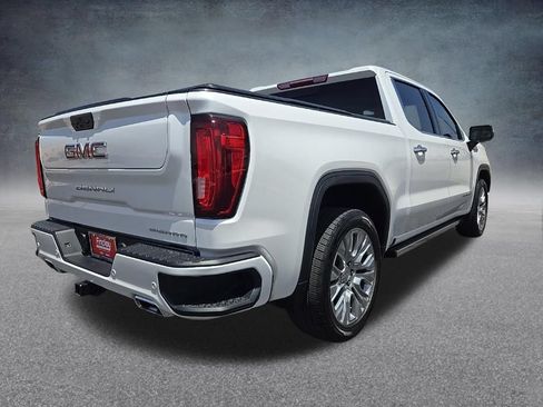 Used 2022 GMC Sierra 1500 Denali w/ Denali Premium Package AWD/4WD image 3