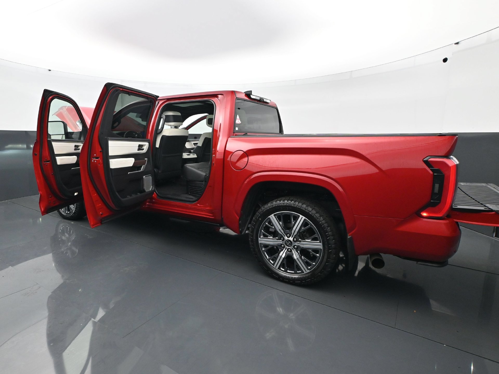 Used 2023 Toyota Tundra Capstone AWD/4WD image 34