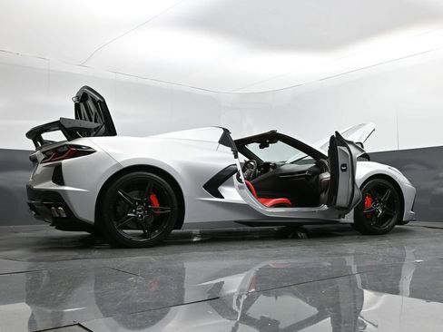 Used 2020 Chevrolet Corvette Stingray Convertible w/ 1LT image 32