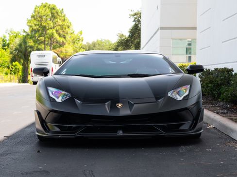 Used 2020 Lamborghini Aventador SVJ AWD/4WD image 2