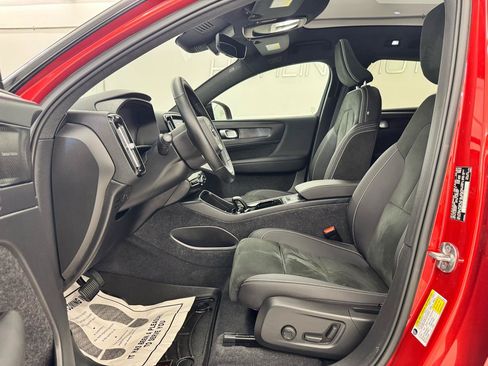 Used 2022 Volvo C40 P8 Recharge Ultimate AWD/4WD image 11