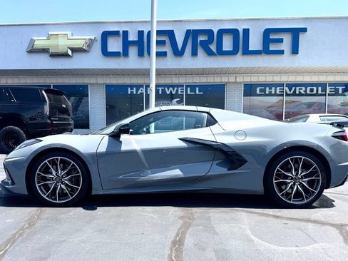 Used 2025 Chevrolet Corvette Stingray Preferred Conv w/ Z51 Performance Package RWD image 3