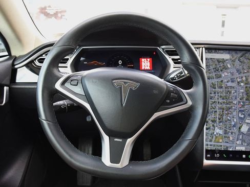 Used 2013 Tesla Model S RWD image 22