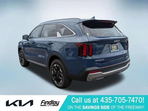 Used 2025 Kia Sorento S w/ Panoramic Sunroof Package AWD/4WD image 5