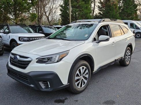 Used 2021 Subaru Outback Premium image 3