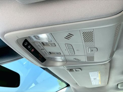 Used 2021 Cadillac XT5 Premium Luxury image 37