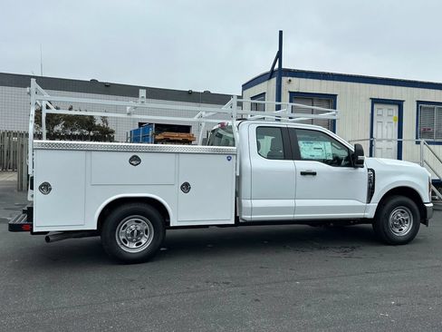 New 2026 Ford F250 XL w/ XL Chrome Package RWD image 2