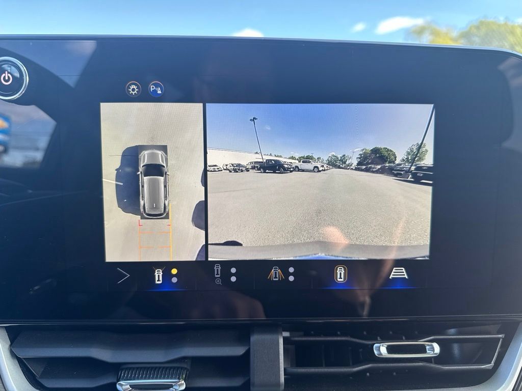 Used 2025 Chevrolet Equinox LT w/ Convenience Package II AWD/4WD image 35