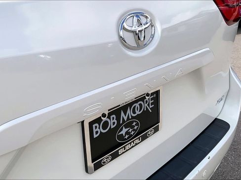 Used 2015 Toyota Sienna XLE Premium FWD image 23