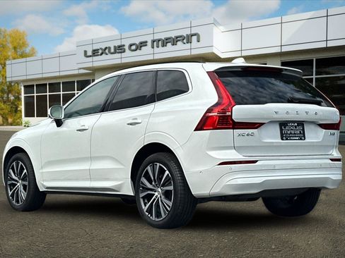 Used 2022 Volvo XC60 B5 Momentum w/ Advanced Package AWD/4WD image 3