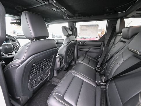 New 2025 Ford Bronco Badlands image 18