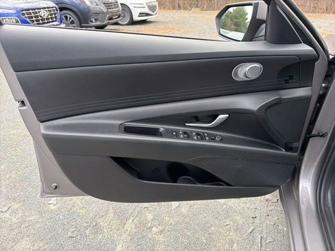 Certified 2023 Hyundai Elantra SEL image 16