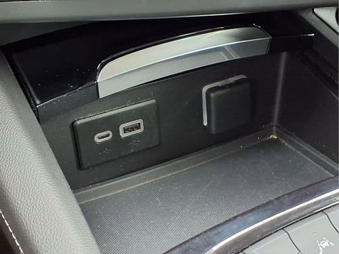 Certified 2022 Buick Envision Preferred w/ Sport Touring Package image 10