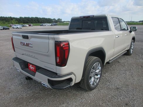 New 2026 GMC Sierra 1500 Denali w/ Denali Reserve Package AWD/4WD image 4