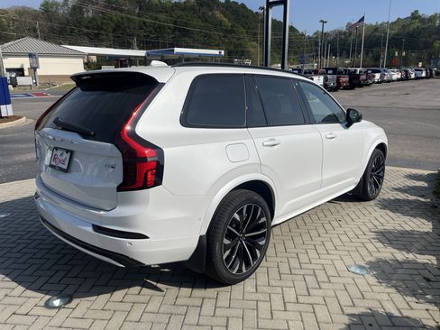 New 2026 Volvo XC90 T8 Ultra w/ Lounge Package image 5