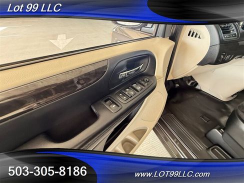Used 2018 Dodge Grand Caravan SE w/ Power Convenience Group I FWD image 32