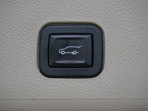 Used 2014 Cadillac SRX Premium image 30