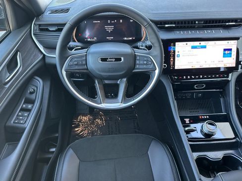 New 2026 Jeep Grand Cherokee Laredo image 17