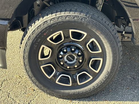 New 2025 Ford F350 Platinum w/ FX4 Off-Road Package AWD/4WD image 11