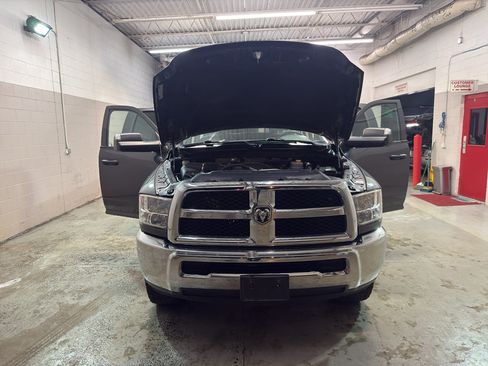 Used 2018 RAM 2500 Tradesman w/ Chrome Appearance Group AWD/4WD image 10