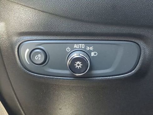 Used 2022 Chevrolet Equinox LS FWD image 26