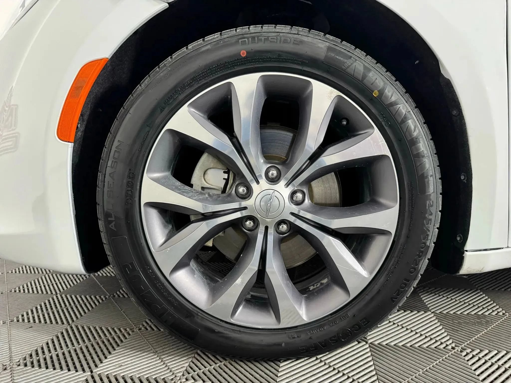 Used 2019 Chrysler Pacifica Limited FWD image 49