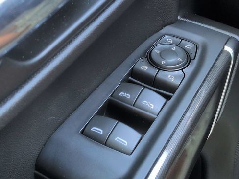 Used 2022 GMC Sierra 1500 AT4 w/ AT4 Premium Package AWD/4WD image 23