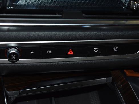 New 2026 BMW X6 xDrive40i w/ Executive Package image 11