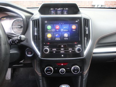 Used 2019 Subaru Crosstrek 2.0i Limited w/ Moonroof Package w/Navigation AWD/4WD image 8
