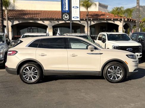 Used 2022 Lincoln Nautilus Reserve image 9